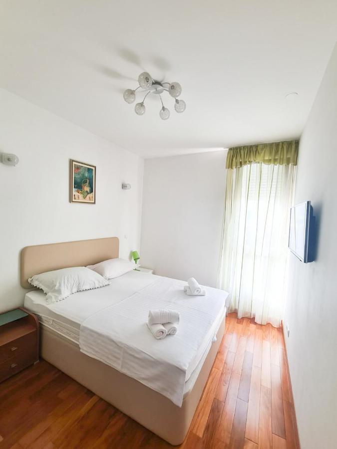 Apartment Azure *Close To The Beach Сплит Екстериор снимка