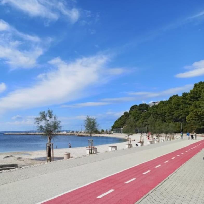 Apartment Azure *Close To The Beach Сплит Екстериор снимка